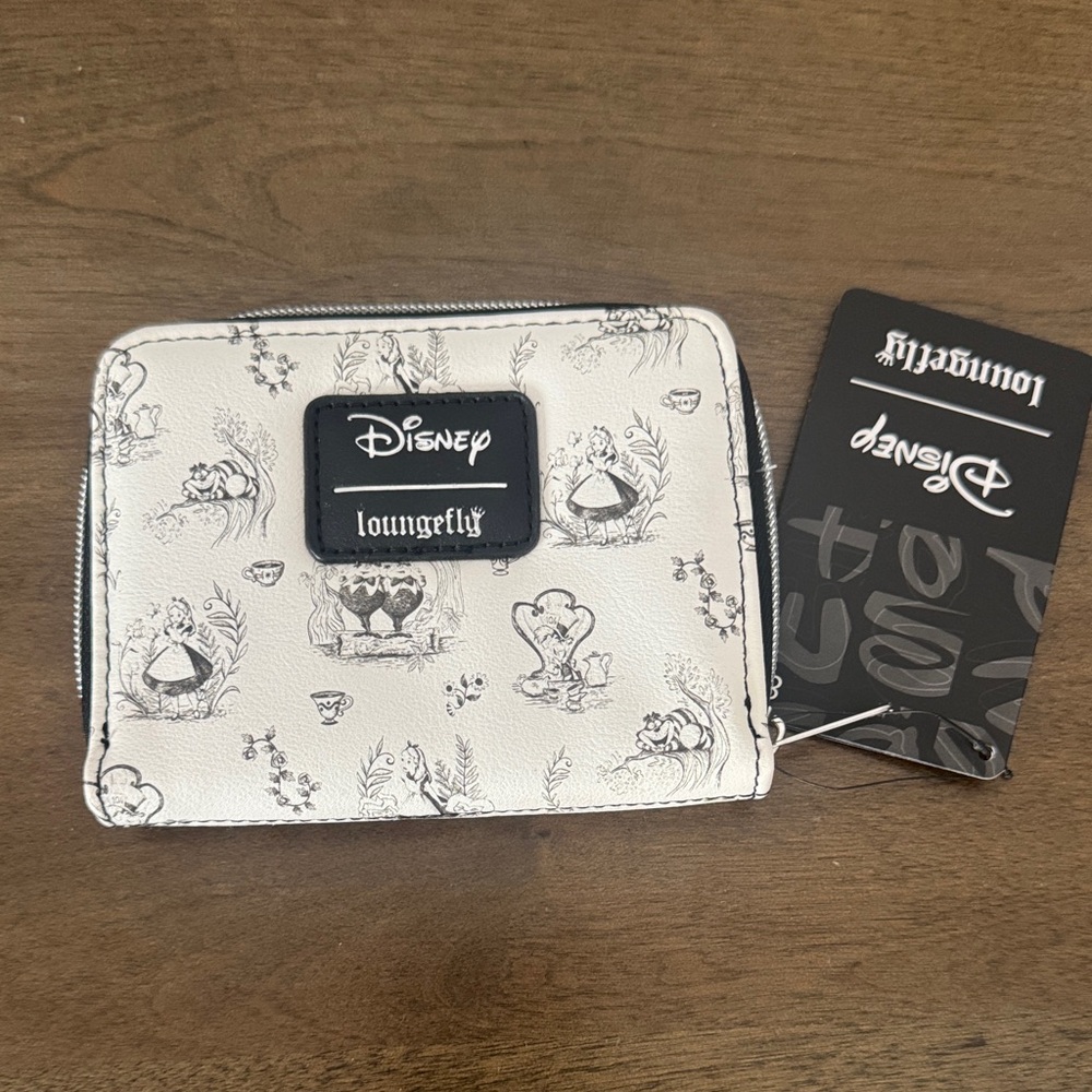 Disney Loungefly Alice in wonderland sketch wallet - Picture 1 of 8